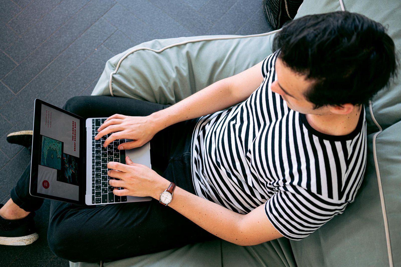 https://www.pexels.com/photo/photo-of-man-using-laptop-3194523/